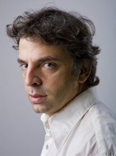 Etgar Keret, autore e regista israeliano, entra in elastica